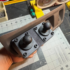 M70V6 LC100(98-07) LX470(98-02) ASHTRAY AMPS MOUNT
